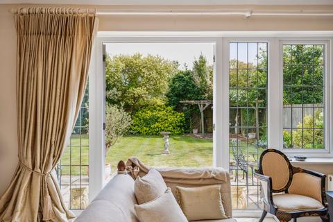10 Albert Drive, Cheltenham, GL52 3JH