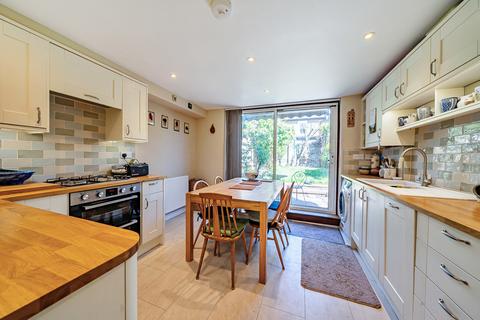 33 Hassendean Road, London, SE3 8TR