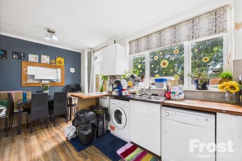 61 Clockhouse Lane, Ashford, TW15 2EP