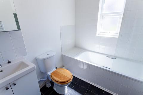 1 bedroom in a house share to rent, Boswell Street, L8 0RW,