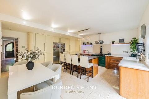 4 bedroom detached house for sale, Ardleigh Green Road, Hornchurch, RM11
