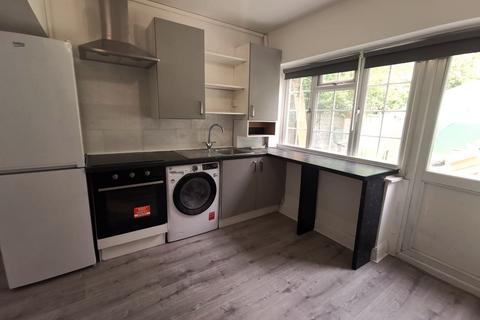 1 bedroom apartment to rent - Norbury Avenue, 220 Norbury Avenue, Thornton Heath