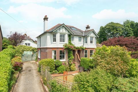 Spurhill Hill Road, Grayshott, Hindhead, GU26 6HL