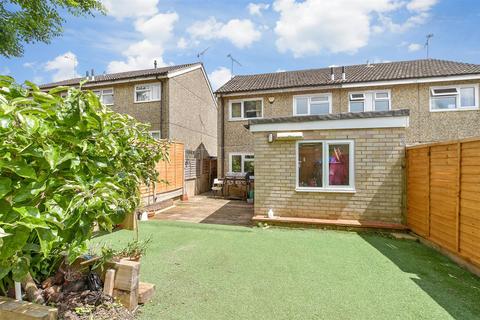 10 Faraday Avenue, East Grinstead, RH19 4AX