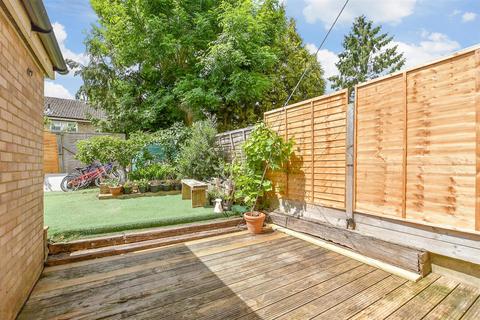 10 Faraday Avenue, East Grinstead, RH19 4AX