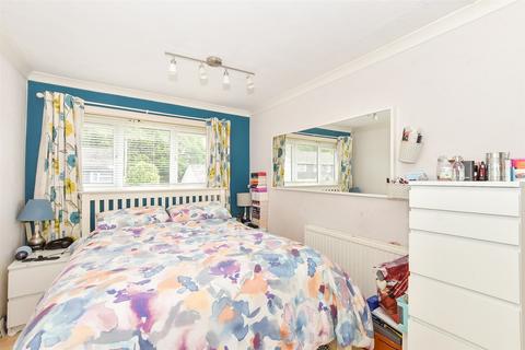 10 Faraday Avenue, East Grinstead, RH19 4AX