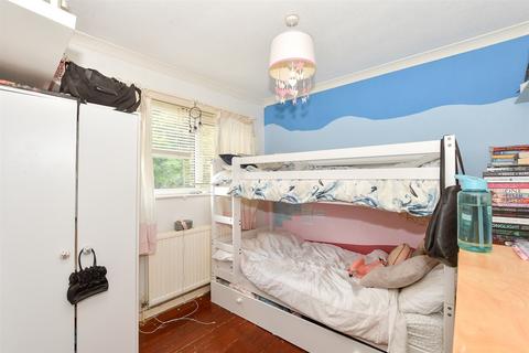 10 Faraday Avenue, East Grinstead, RH19 4AX