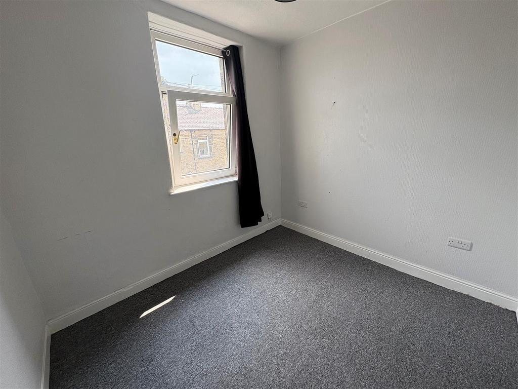 Bedroom2ta.jpg