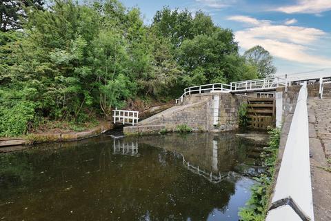 2 bedroom terraced house for sale, Dobson Locks, Bradford, West Yorkshire, BD10