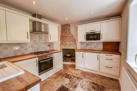 2 bedroom terraced house for sale, Dobson Locks, Bradford, West Yorkshire, BD10