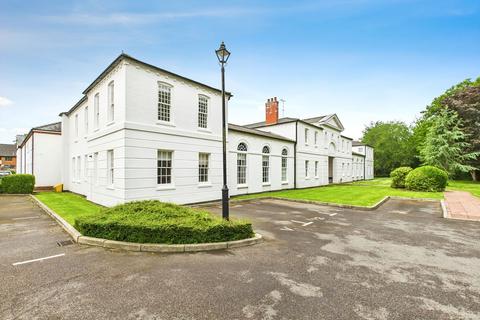 3 bedroom ground floor flat for sale, Oak Tree Way, Horsham RH13