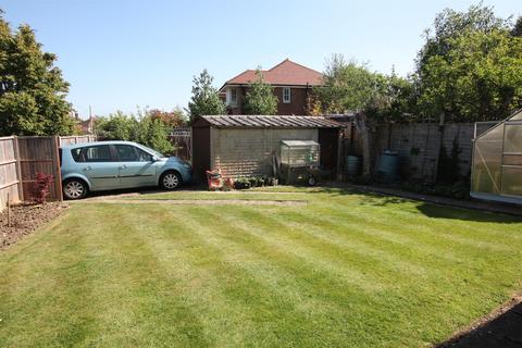 3 bedroom detached bungalow for sale, COBHAM ROAD, FETCHAM, KT22