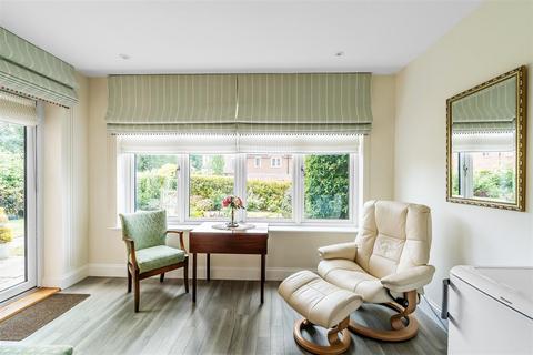 2 bedroom retirement property for sale, HARTFIELD ROAD, LEATHERHEAD, KT22