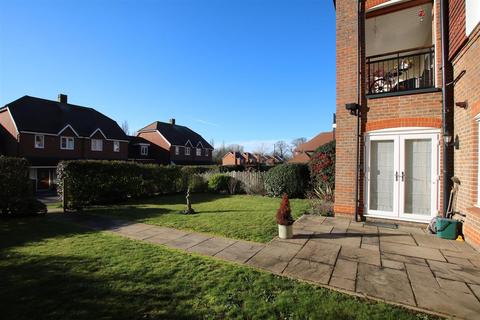 2 bedroom retirement property for sale, HARTFIELD ROAD, LEATHERHEAD, KT22