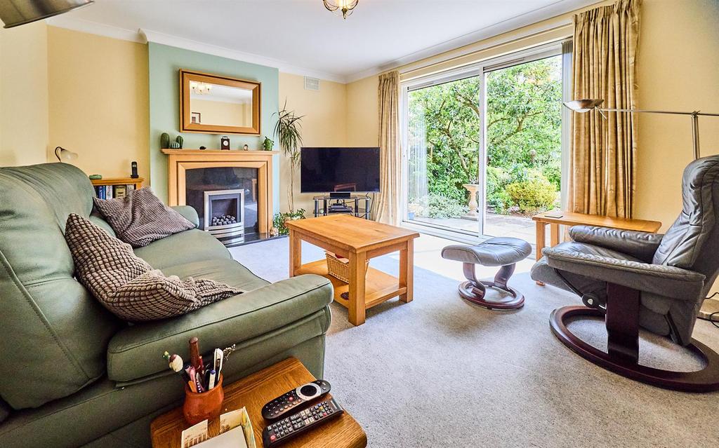 Rear Lounge