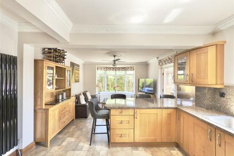 4 bedroom detached house for sale, Huddersfield Road, Barnsley