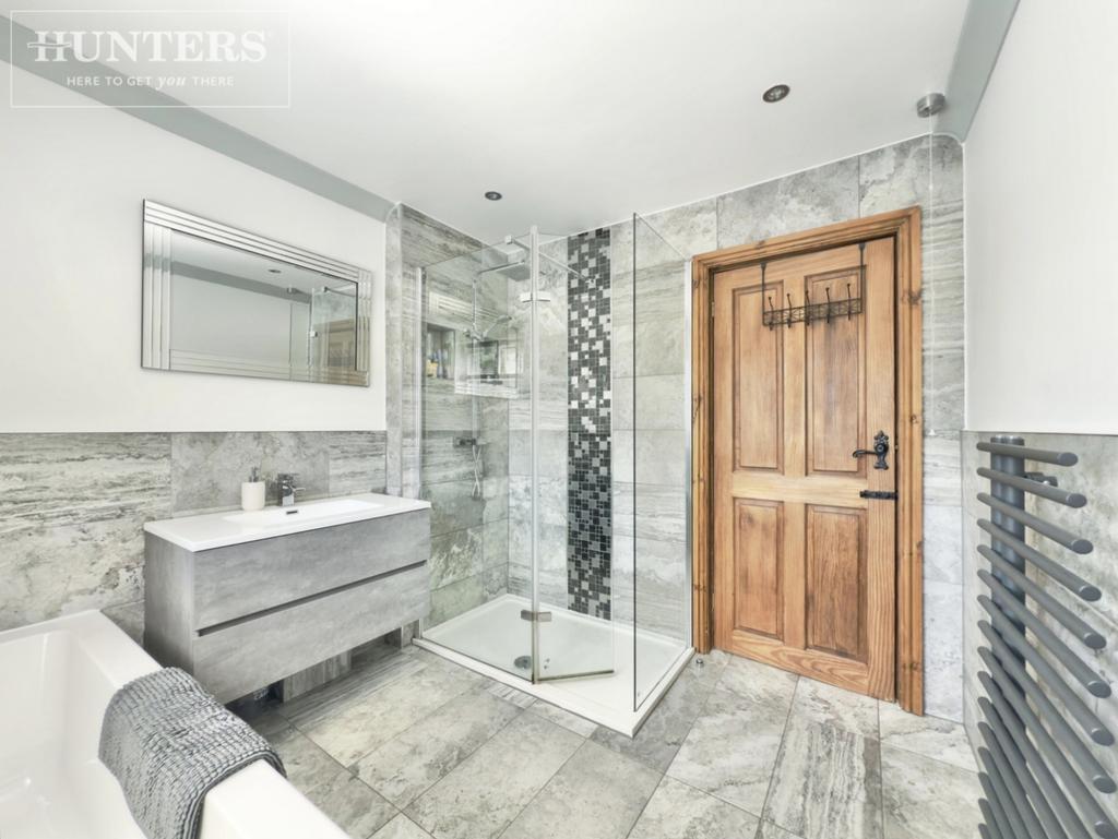 Pbox-bathroom-347312.jpg