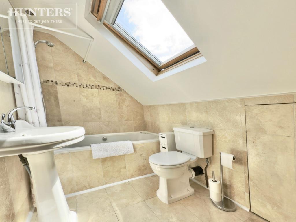 Pbox-bathroom-347312.jpg