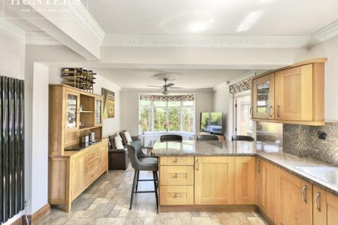 4 bedroom detached house for sale, Huddersfield Road, Barnsley