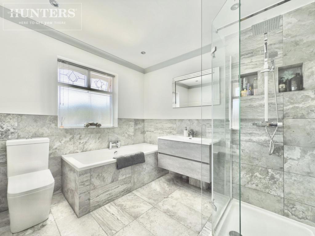 Pbox-bathroom-347312.jpg