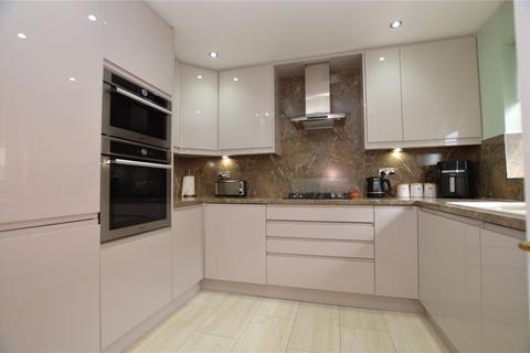 33 Meadowgate Drive, Lofthouse, Wakefield, WF3 3SR
