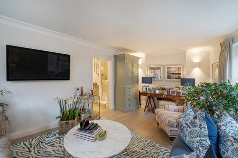 2 bedroom flat for sale, Basil Street, London, SW3