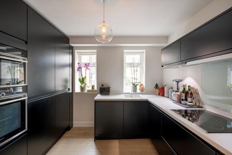 2 bedroom flat for sale, Basil Street, London, SW3