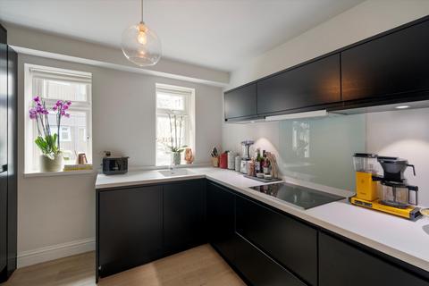 2 bedroom flat for sale, Basil Street, London, SW3