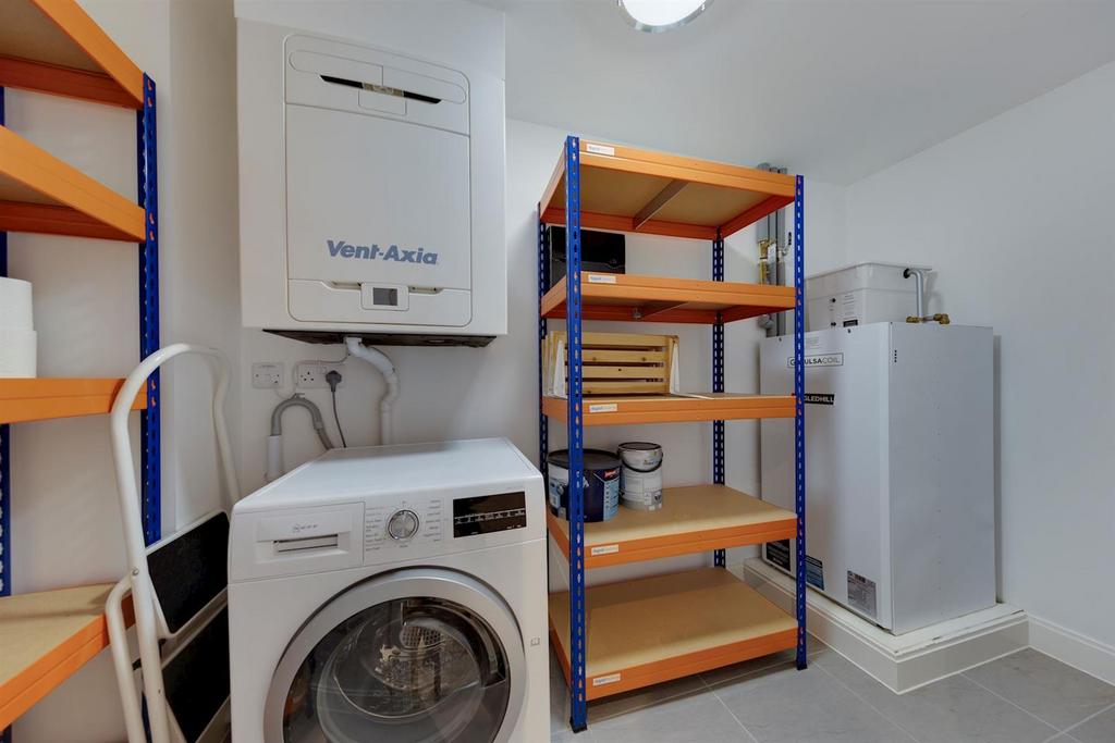 07-c01f PFMCS - 4 Holly Place-25-medium.jpg