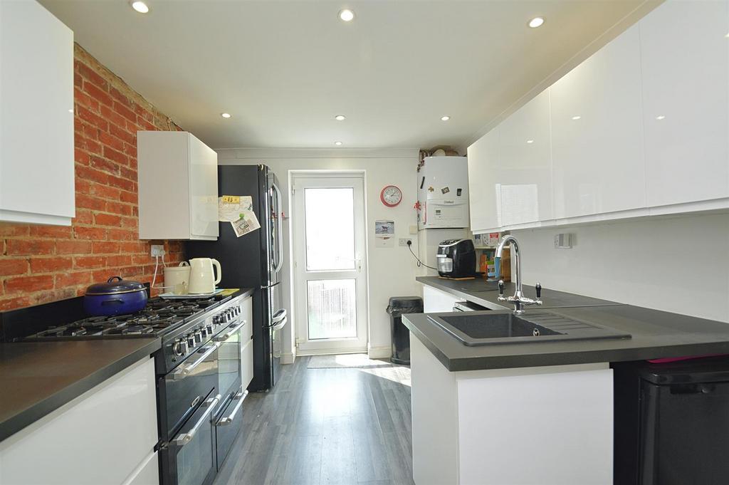 Resized Kitchen2.jpg