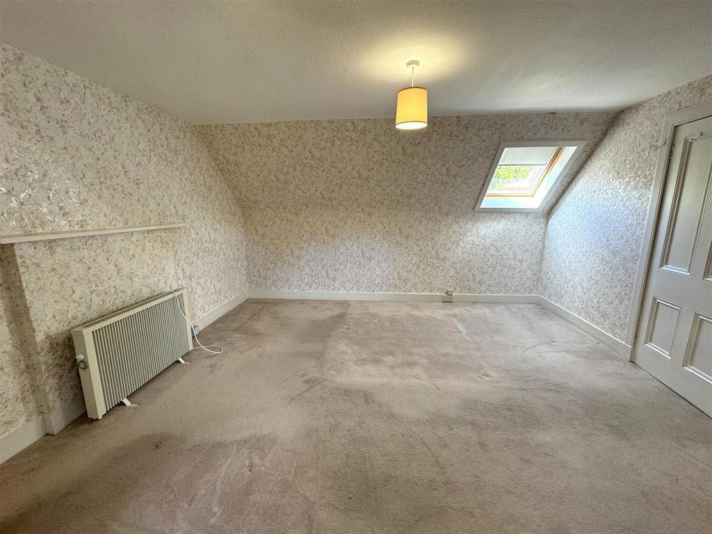 Bedroom 21.jpg