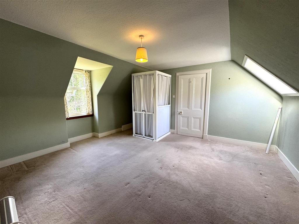 Bedroom 1.jpg