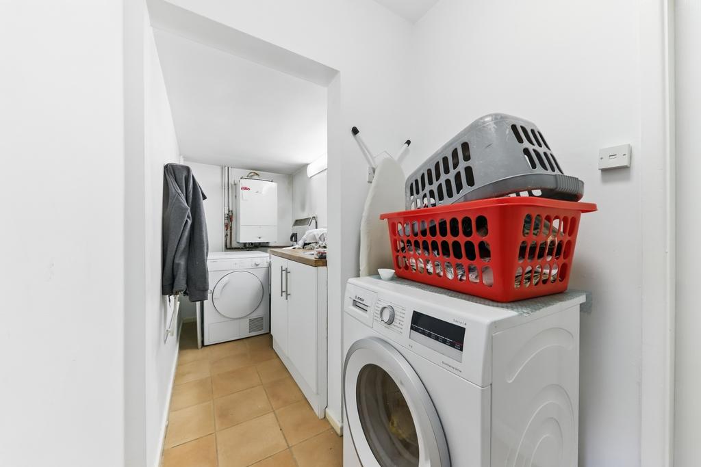 Parkhead Close - Laundry Room - Ewe Move Wakefield