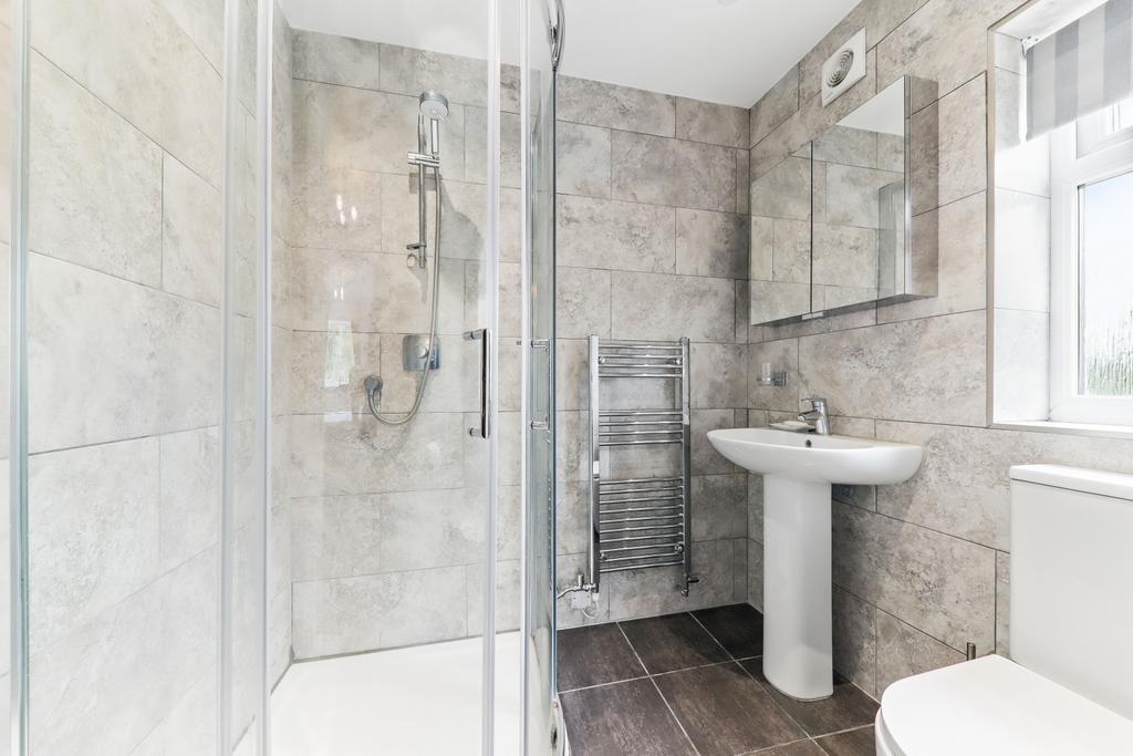 Parkhead Close - Bedroom 2 Ensuite - Ewe Move Wakef