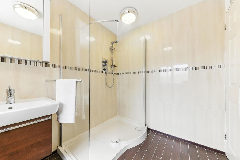 Parkhead Close - Bathroom 2 - Ewe Move Wakefield