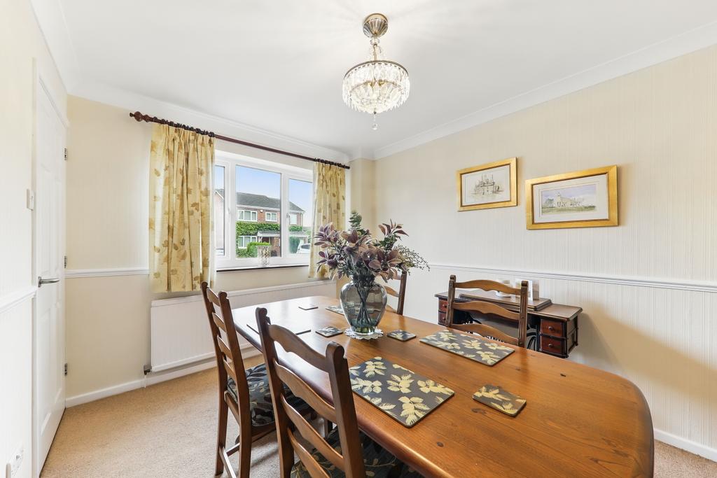 Parkhead Close Dining Room - Ewe Move Wakefield
