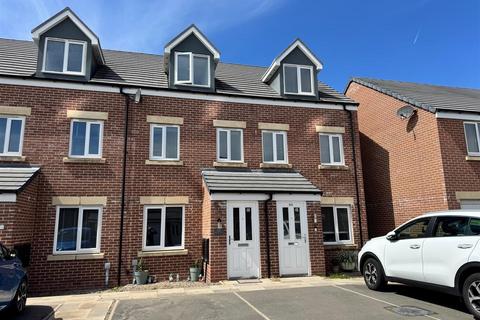 3 bedroom mews for sale