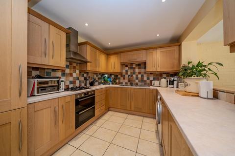 18 Green View Close, Bovingdon, Hemel Hempstead, HP3 0LE
