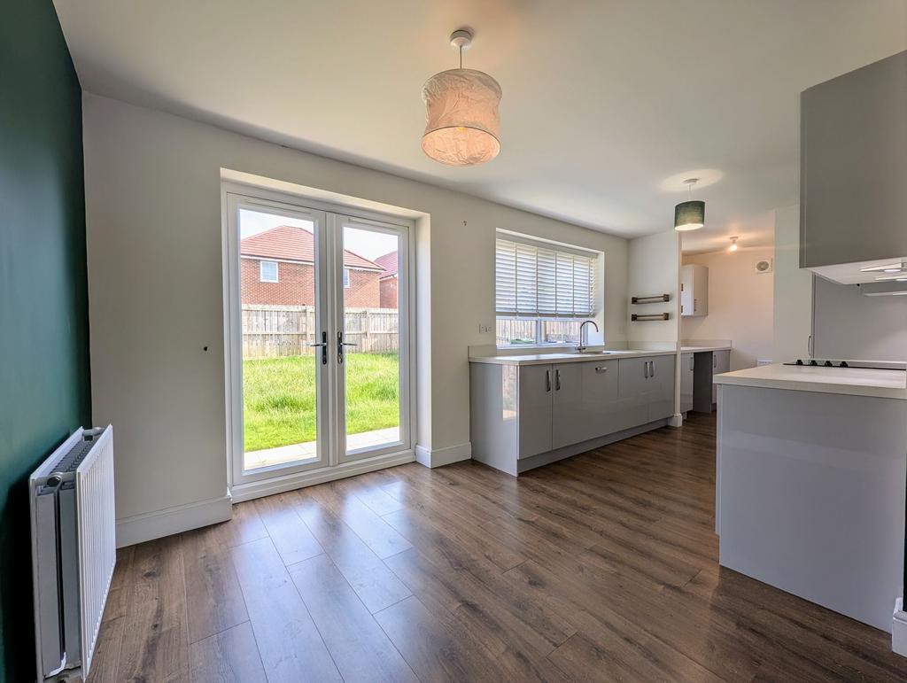 Kitchen / Dining Area