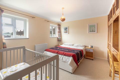11 Livermore Close, Cambridge, CB4 2PT