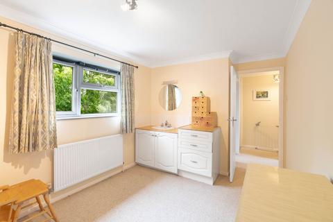 11 Livermore Close, Cambridge, CB4 2PT