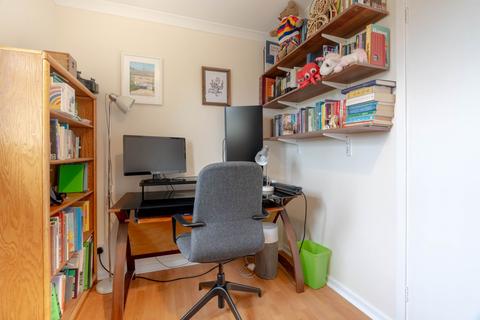 11 Livermore Close, Cambridge, CB4 2PT