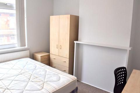 3 bedroom apartment to rent, Geary Street, London, N7