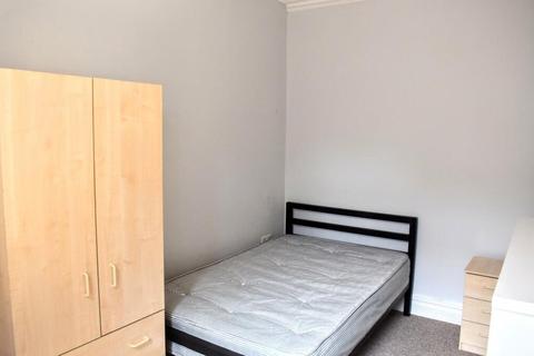 3 bedroom apartment to rent, Geary Street, London, N7