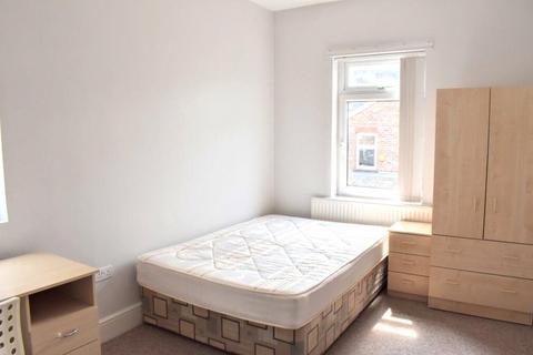 3 bedroom apartment to rent, Geary Street, London, N7