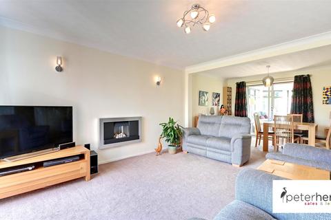 15 Heathfield, Sunderland, SR2 9EW