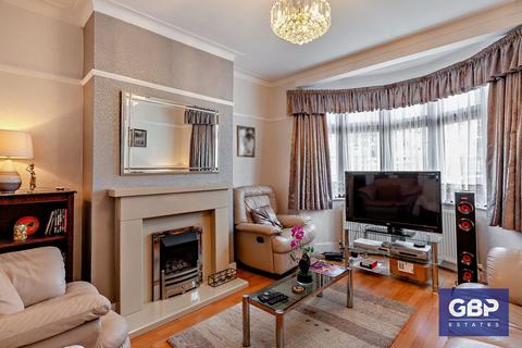3 bedroom end of terrace house for sale, Leonard Avenue, Romford, RM7