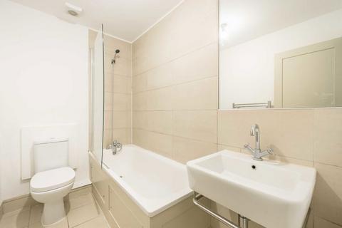 1 bedroom flat for sale, Streatham High Road, London SW16