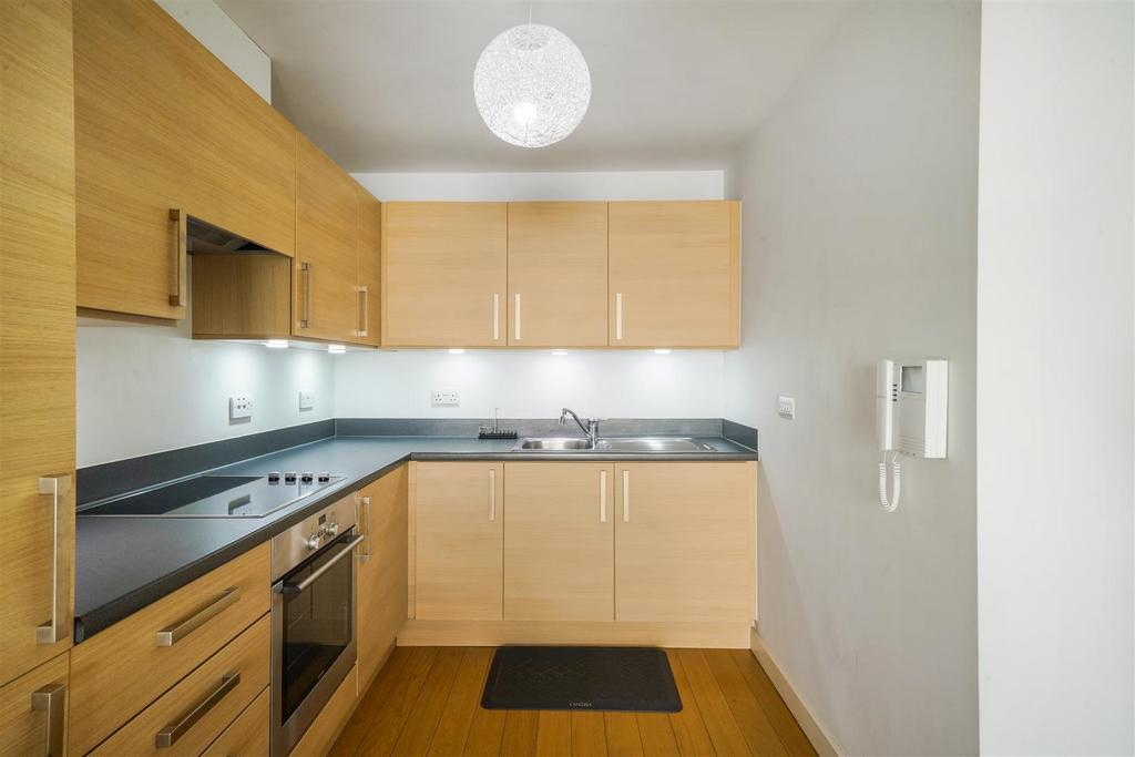 Flat 166, Forum House - 6 T0 De Yp7 KRq9 Jsbp Tsrf.jpg