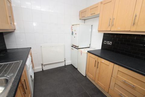 4 bedroom flat for sale, Ranmore Path, Orpington, BR5